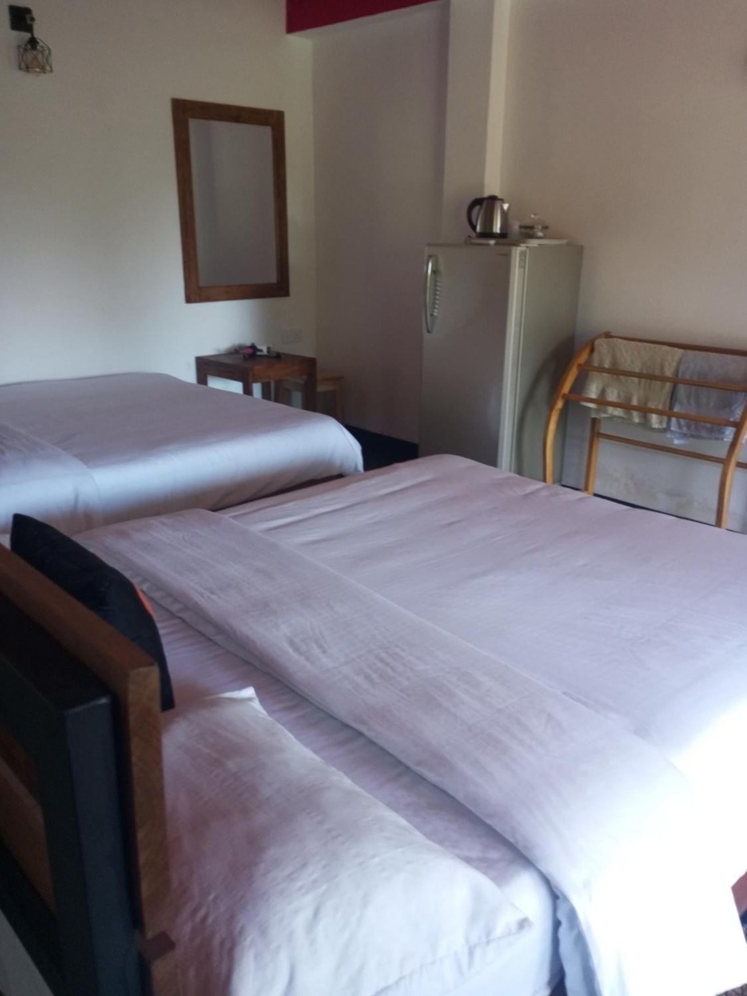 Chanidu Ella Inn Экстерьер фото