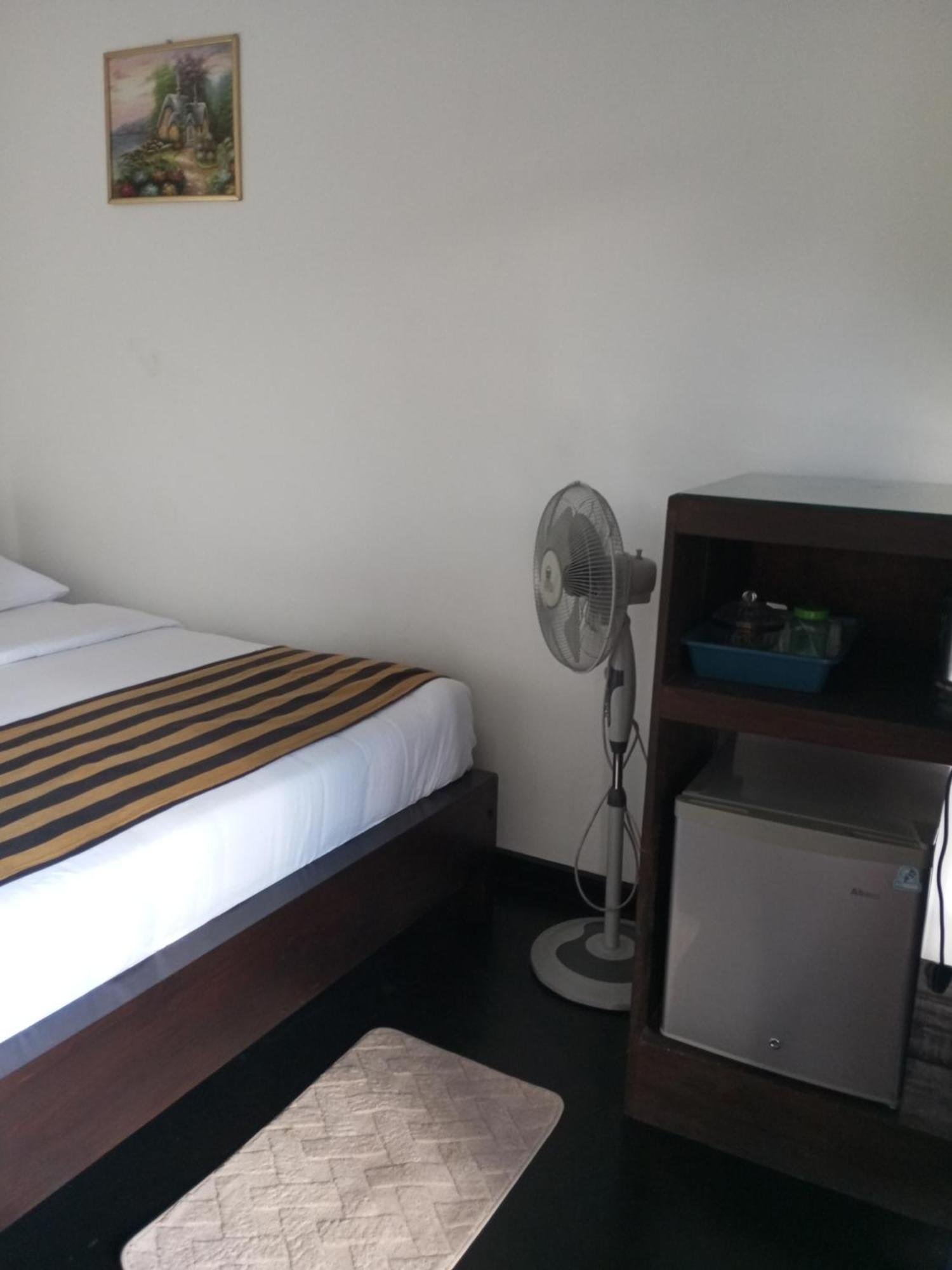 Chanidu Ella Inn Экстерьер фото
